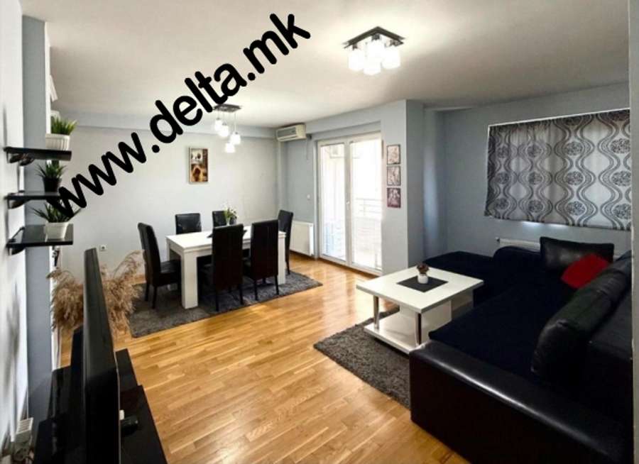 Apartament me tre dhoma gjumi për qira në Qendër - 1