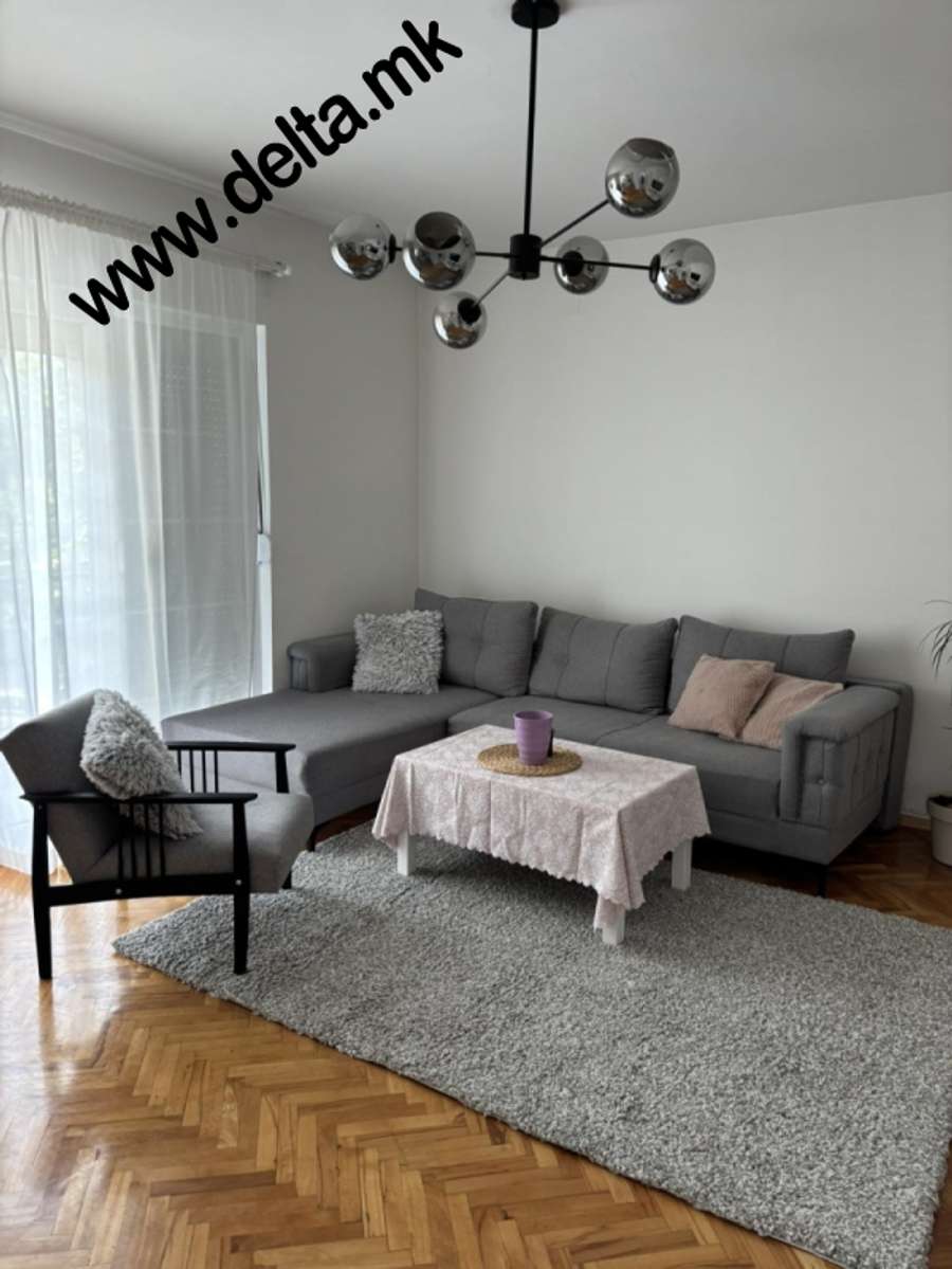 Apartament me dy dhoma gjumi për qira në Qendër - 1