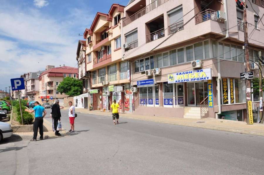 Hapësirë Tregtare në VELLES - 1