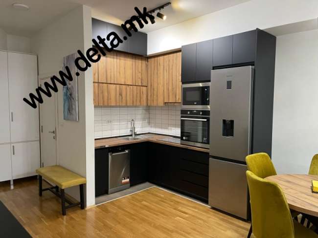 Apartament me tre dhoma gjumi të mobiluar plotësisht në Qendër - 2