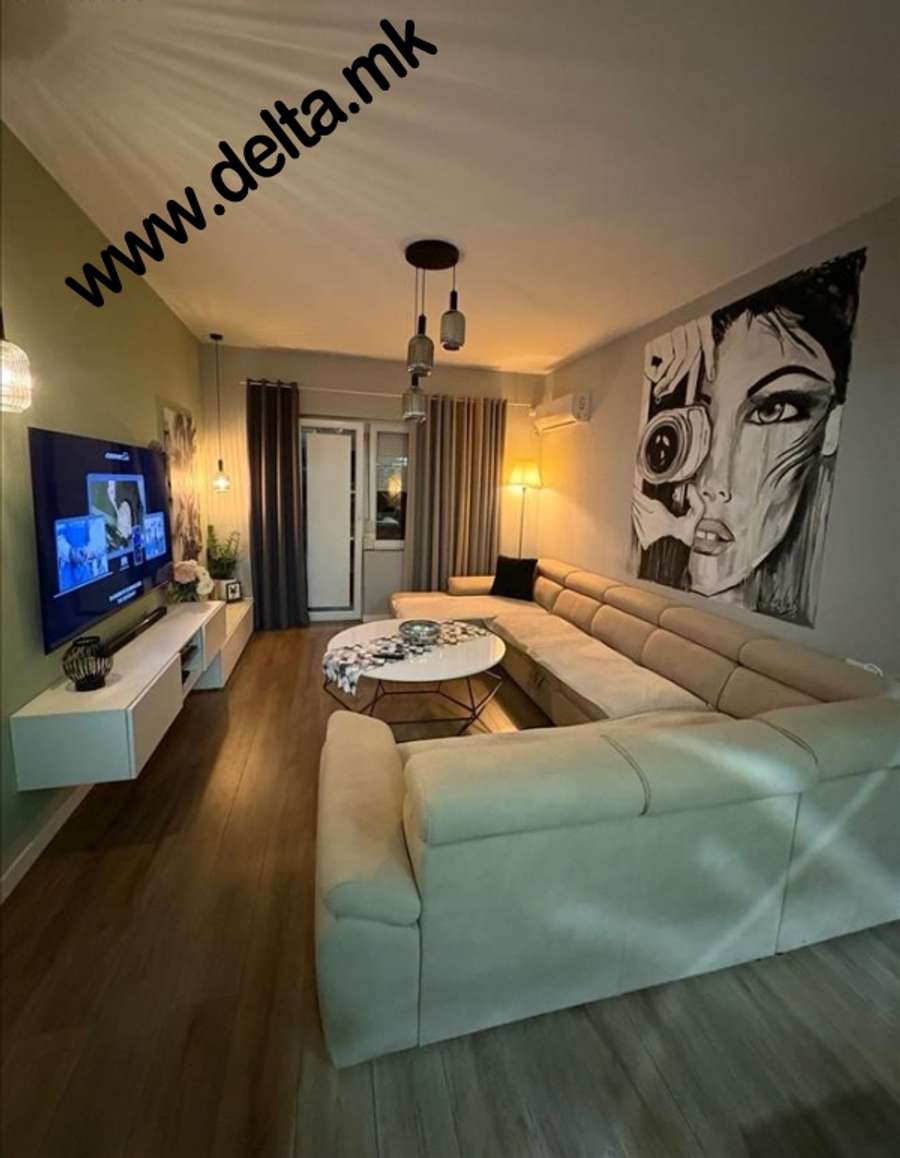 Renovated four-room apartment in the Center - 1