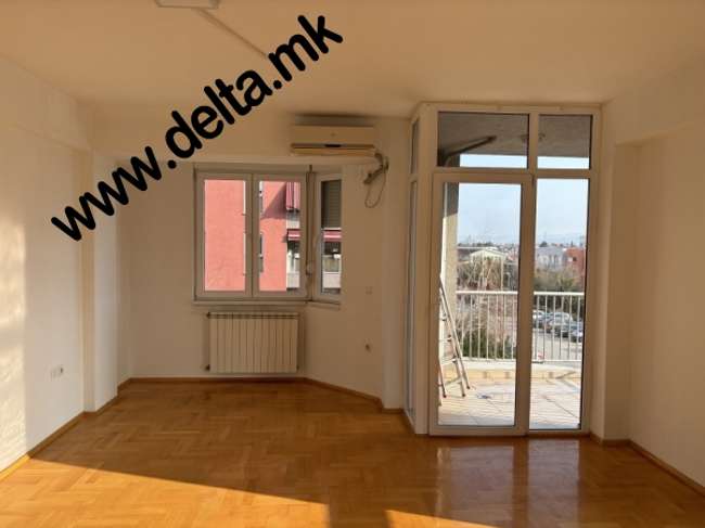Apartament i zbrazët me katër dhoma në Aerodrom - 3
