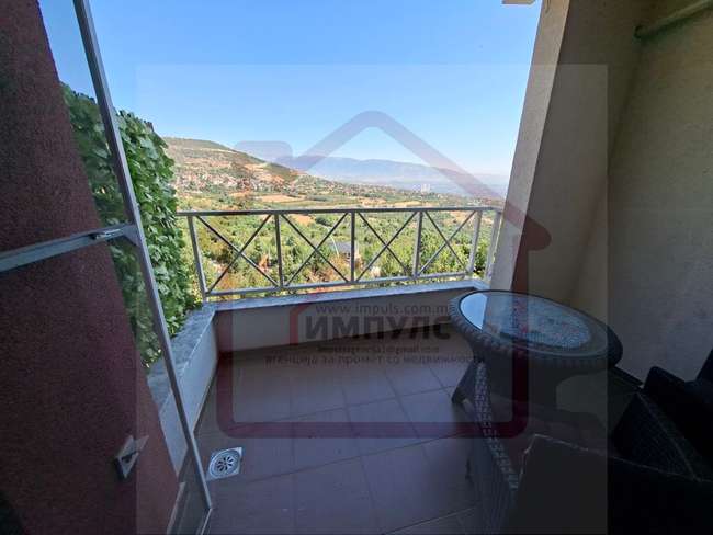 SHITET APARTAMENT ME TRE DHOMA NË NJË KATËR TË QETË DHE TË GJELBËR, SOPISHTE - 3
