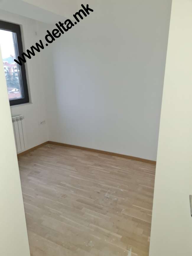 Apartament katër dhoma për qira në Qendër - 2