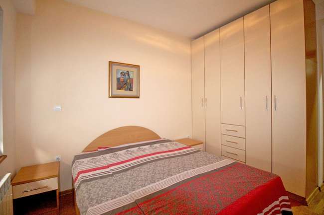 Apartament i Mobiluar Plotë Pranë Parkut të Qytetit - 3