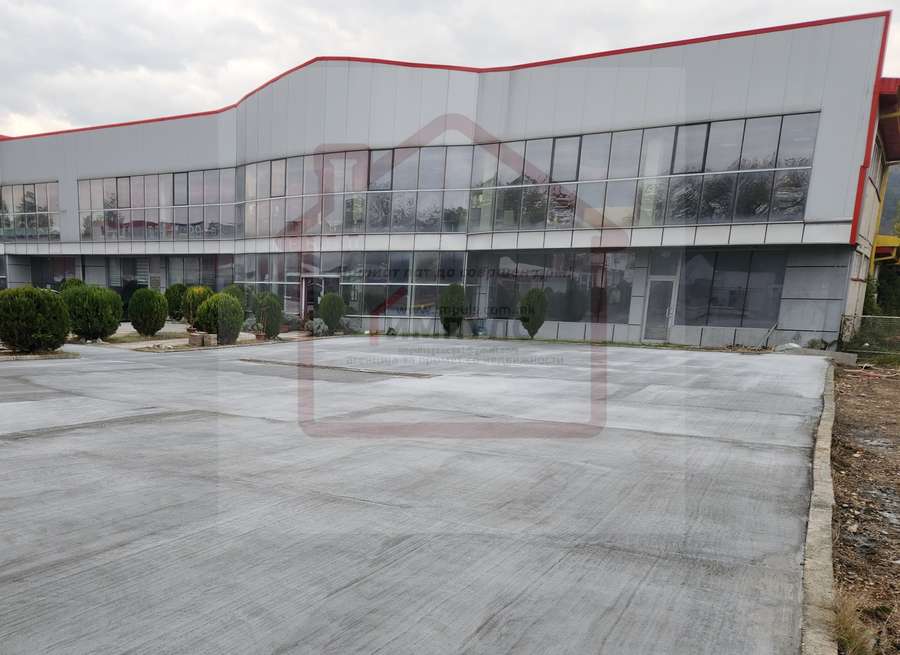 HAPËSIRË BIZNESI NË ZONËN INDUSTRIALE PINTIJA - 1