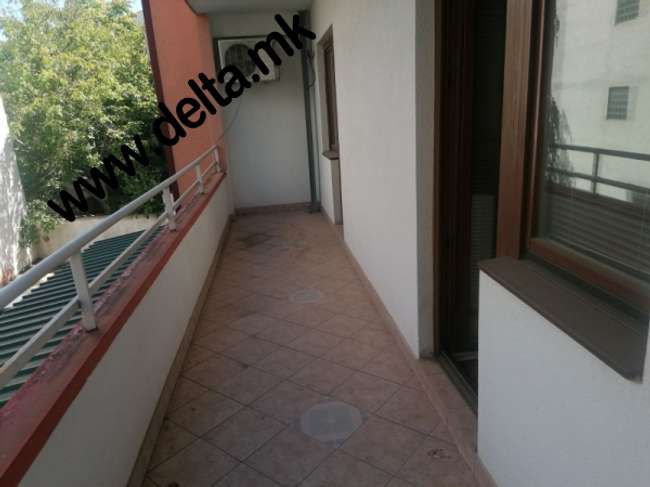 Empty four-room apartment for business purposes - 3