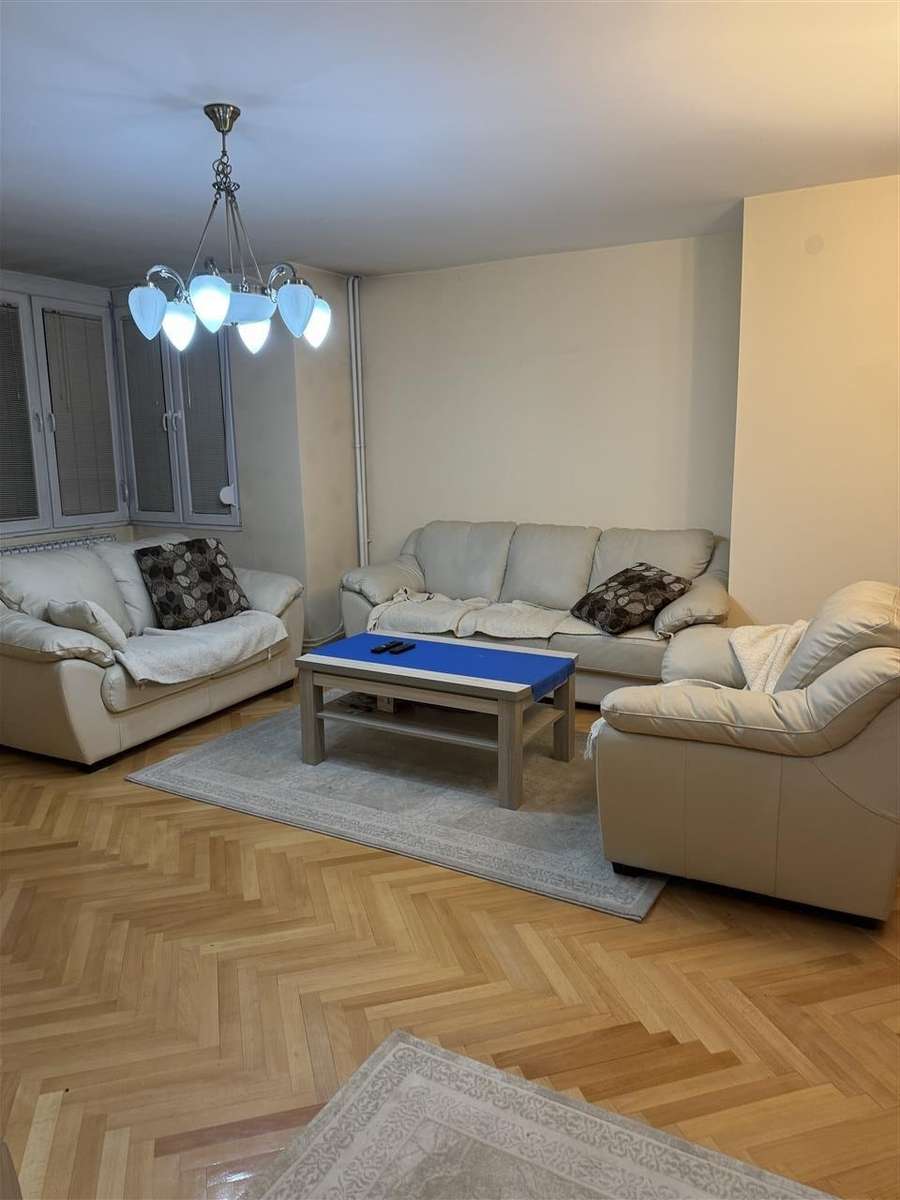 Apartament në Qendër - 1