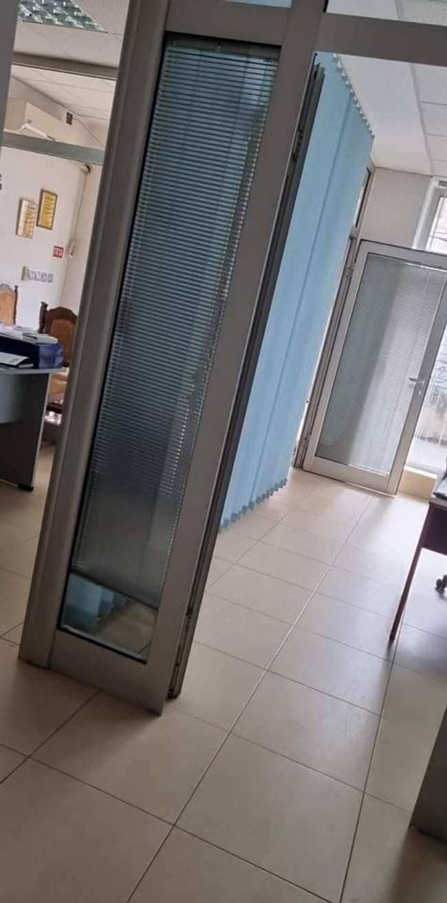 Hapësirë zyre të mobiluar në Qendër - 3