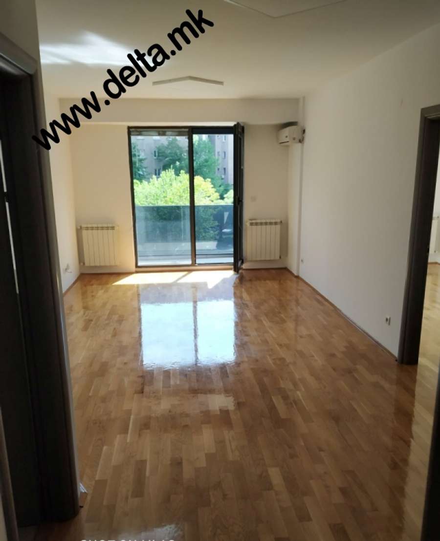 Apartament i zbrazët për zyrë në Debar Maalo - 1