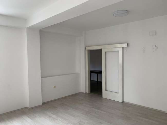 Spacious 3-Bedroom Apartment in Tetovo - 2