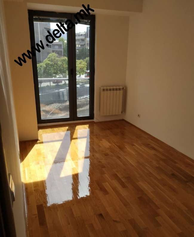 Apartament i zbrazët për zyrë në Debar Maalo - 3