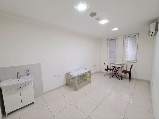 Hapësirë biznesi në Debar Maalo - 3