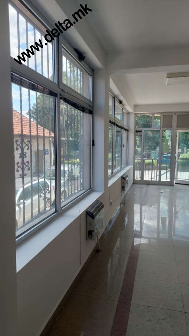 Shop / commercial space for rent in an attractive location - 2