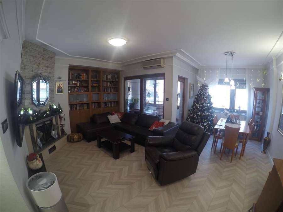 Apartament në Qendër - 1