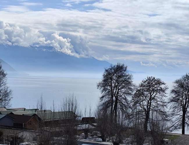 Стан во Далјан со поглед на езеро - 3
