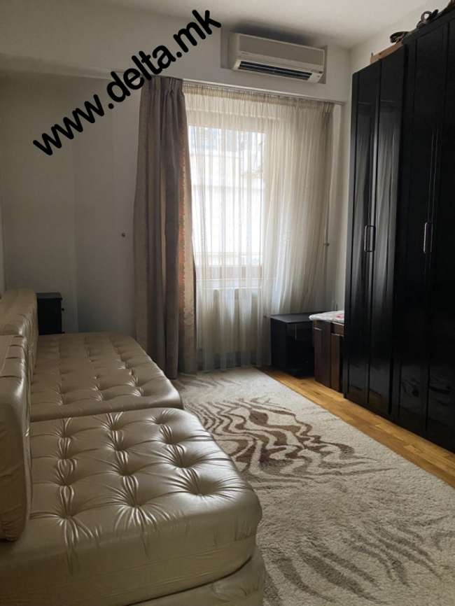 Apartament me tre dhoma gjumi në Qendër - 3