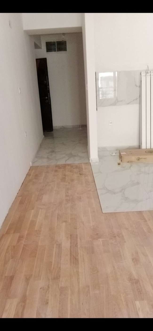PRAZEN TROSOBEN STAN ZA STANBENO DELOVNA NAMENA image