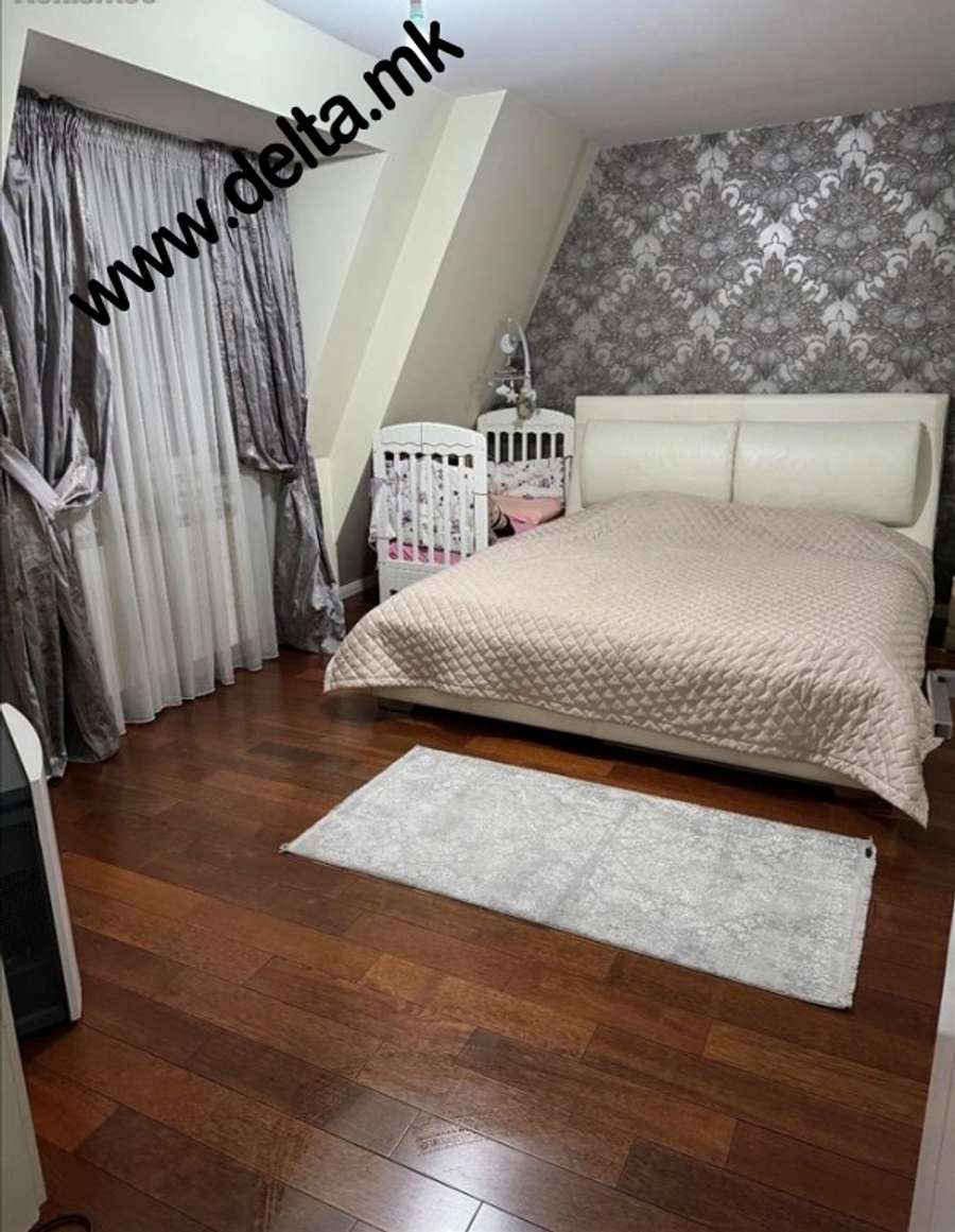 Apartament me tre dhoma gjumi në Vlae - 1