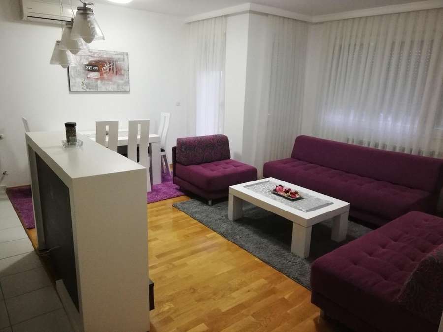 Apartament në Qendër - 1