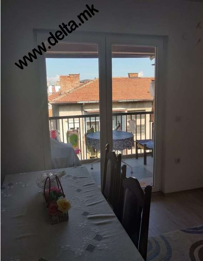 Apartament me tre dhoma në Qendër pranë Kishës Katolike - 3
