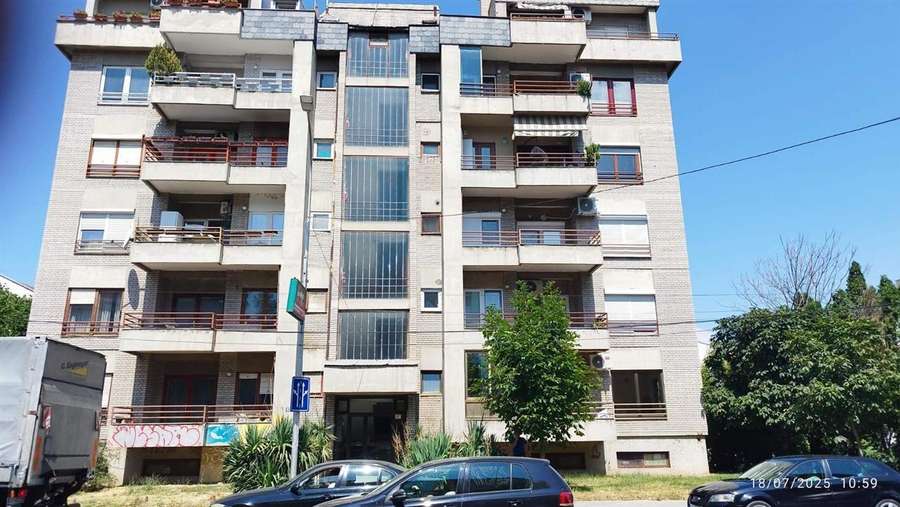Hapësirë për Biznes Reprezentative në Ruzveltova - 1