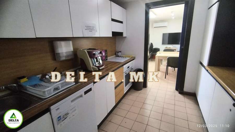 Zyra luksoze në qendër pranë ambasadës greke - 1