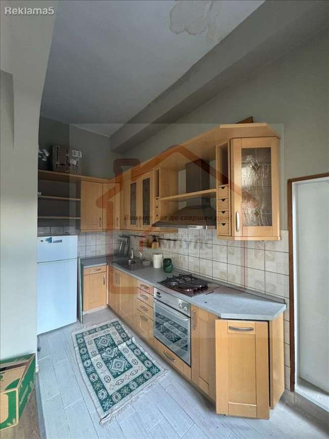 Apartament në rrugën Maqedonia - për hapësirë biznesi - 2