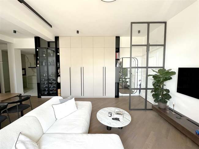Apartment with a beautiful yard - 2