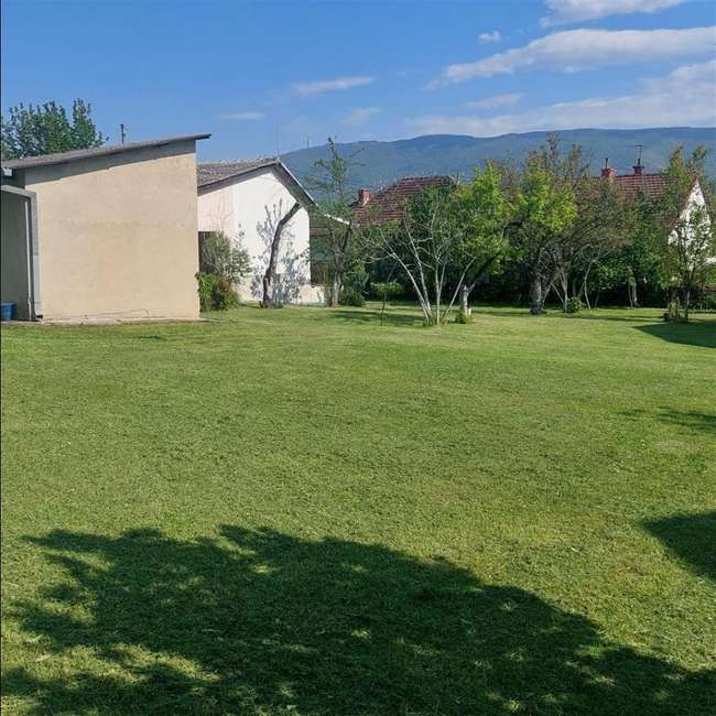 Great offer – house with yard - 3