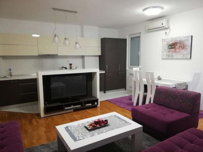 Apartament në Qendër - 3