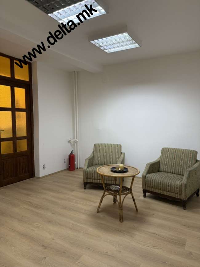 Jepet me qira apartament bosh për qëllime biznesi në Qendër - 3