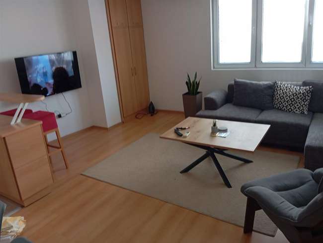 Apartament me dy dhoma gjumi për qira në Qendër - 3