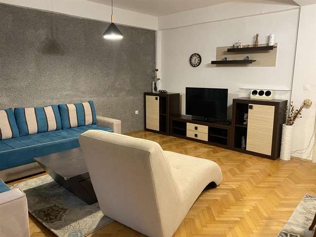 Се изнајмува наместен трособен стан во Ново Лисиче image