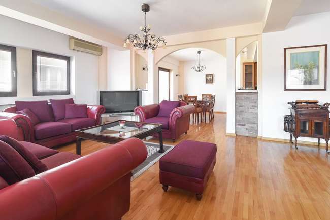 Luxury Apartment Near City Park - 2