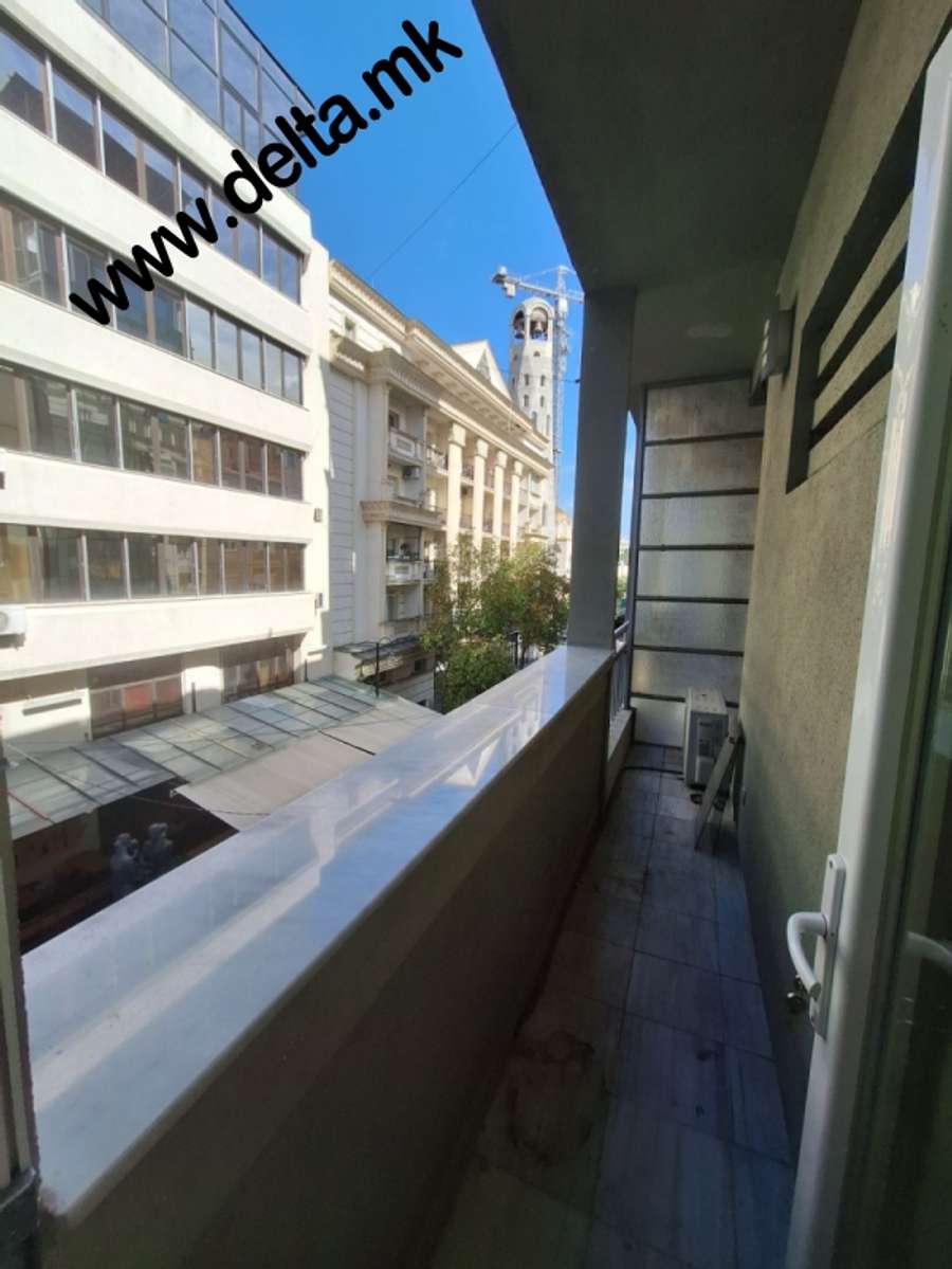 Hapësirë zyre në rrugën Maqedonia - 1