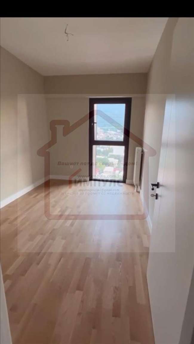 Apartament i zbrazët 4-dhomësh për qëllime biznesi në qendër - 3
