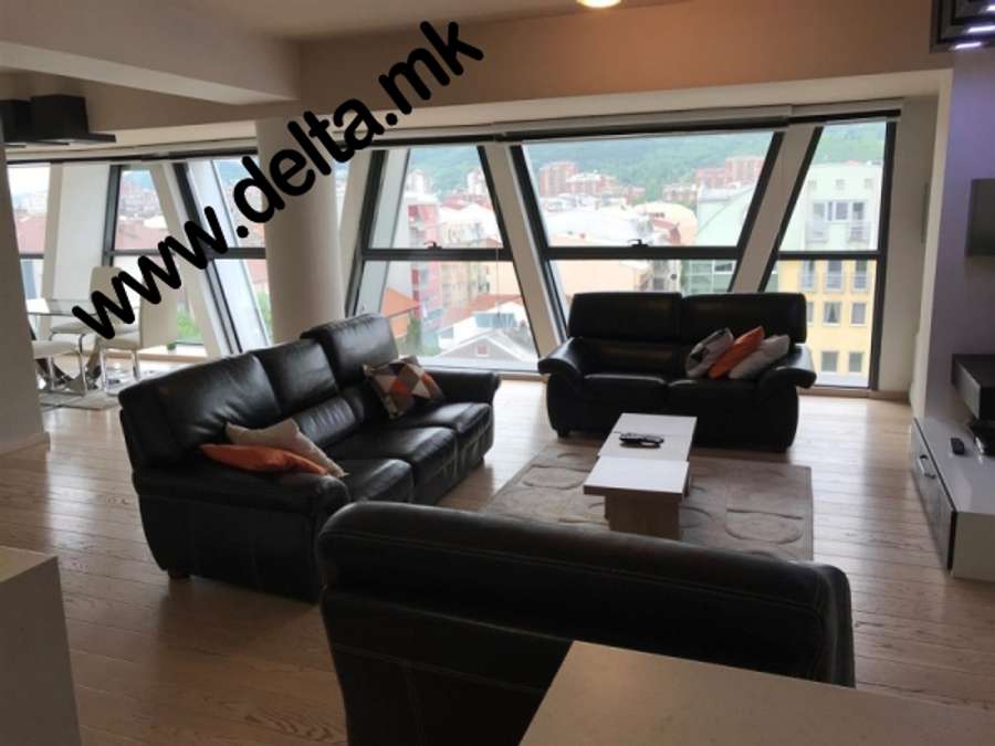 Apartament me tre dhoma në një lokacion tërheqës në Qendër - 1