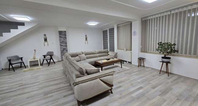 Large House with Yard in Chento - 2