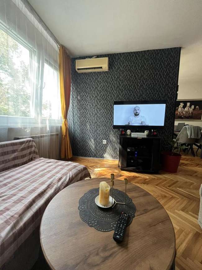 Family apartment in a quiet building - 2