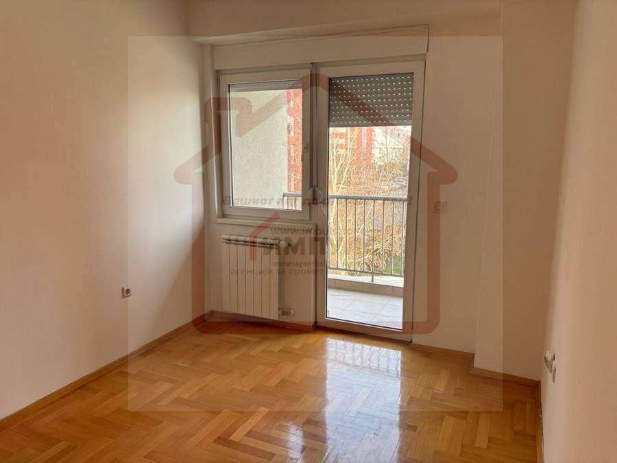 Apartament 4-dhomësh i zbrazët me lokacion në Aerodrom, Shkup - 1