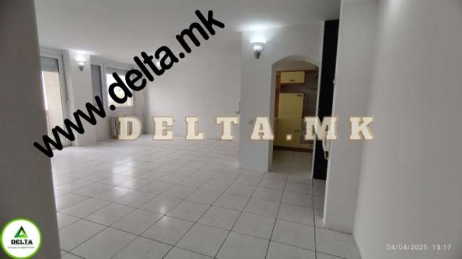 Jepet me qira apartament bosh tre dhomësh në Qendër - 3