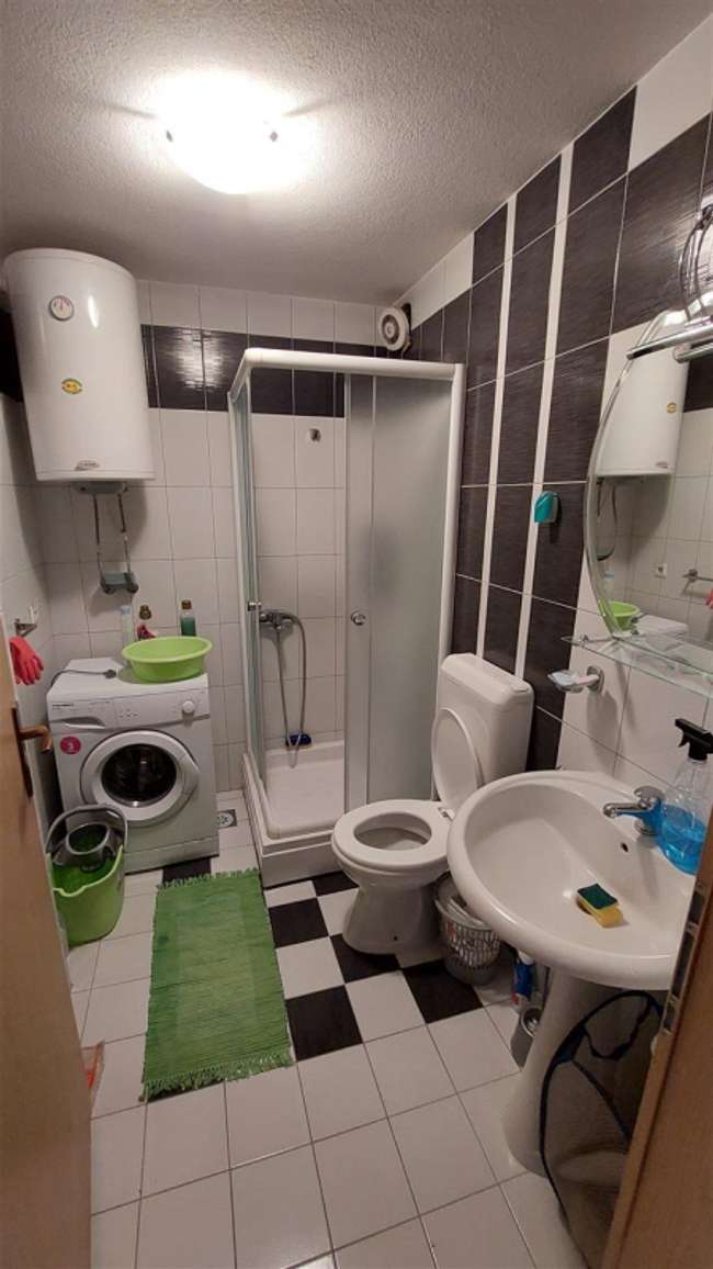 Apartament me tre dhoma gjumi në qendër - 3