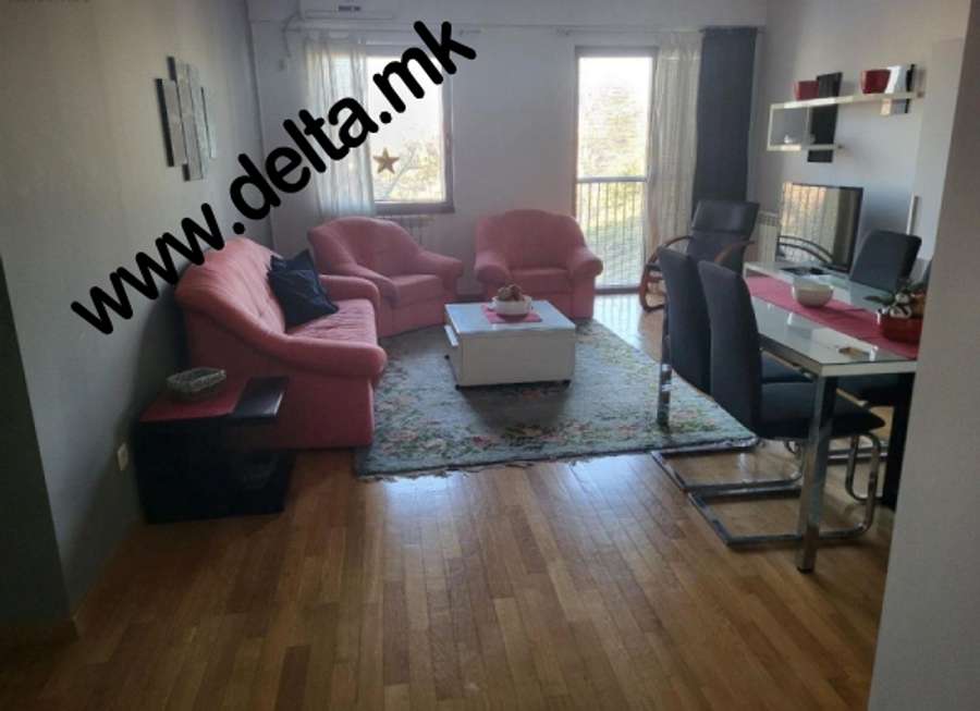 Apartament me tre dhoma gjumi i mobiluar plotësisht në Qendër - 1