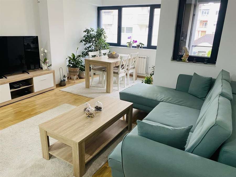 Apartament në Qendër - 1