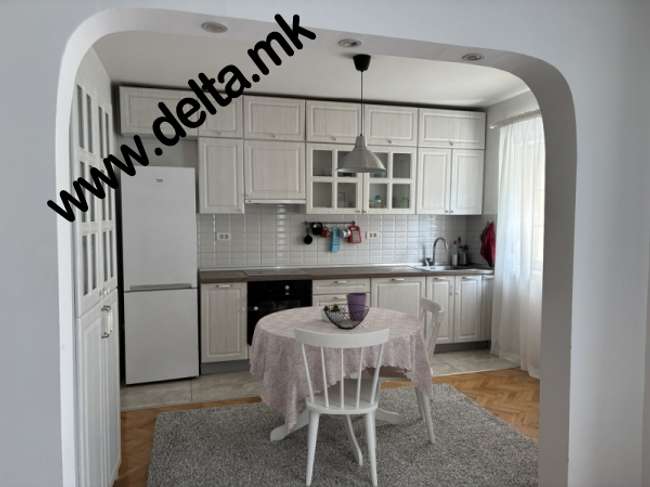 Apartament me dy dhoma gjumi për qira në Qendër - 2