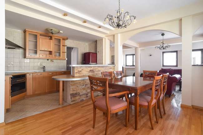 Luxury Apartment Near City Park - 3