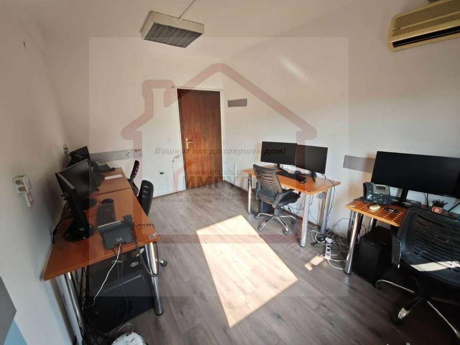 Commercial Space with Location in the Center - 1