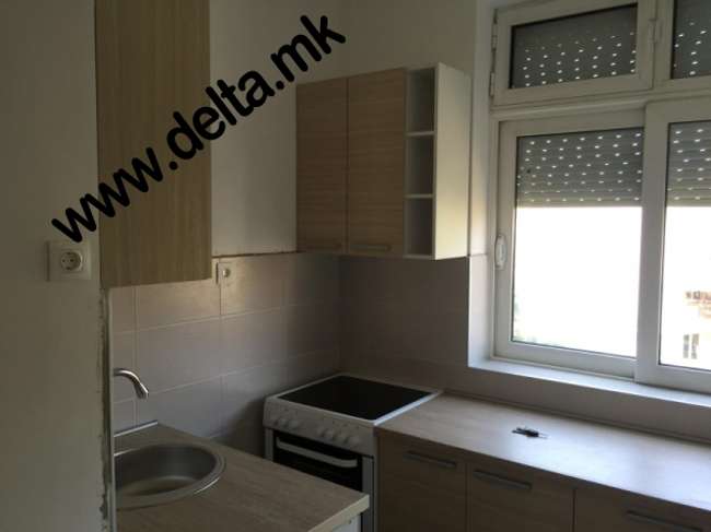 apartament i zbrazët në Qendër - 3