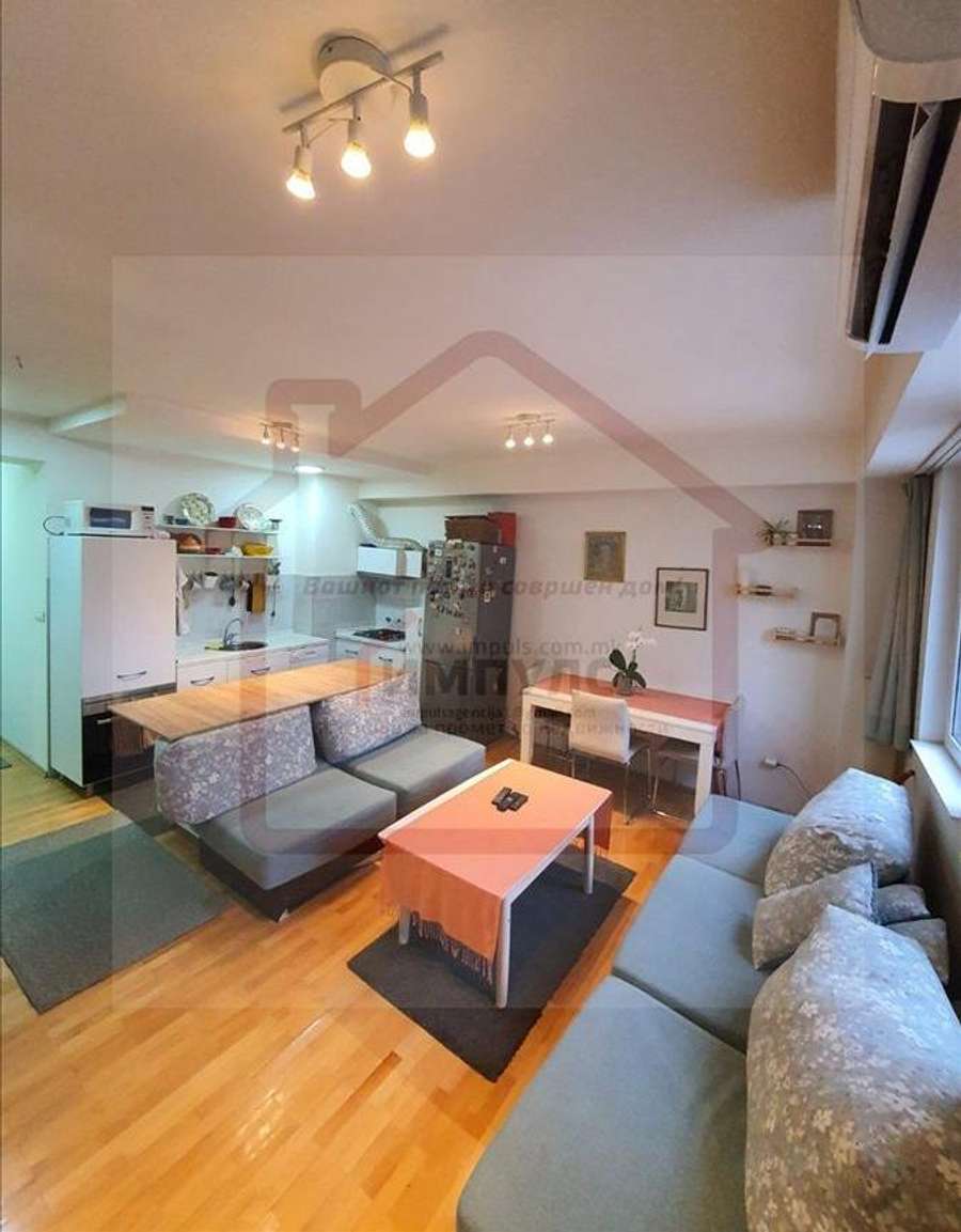 Shitet një apartament i bukur 3-dhomësh në qendër të rreptë, Shkup - 1